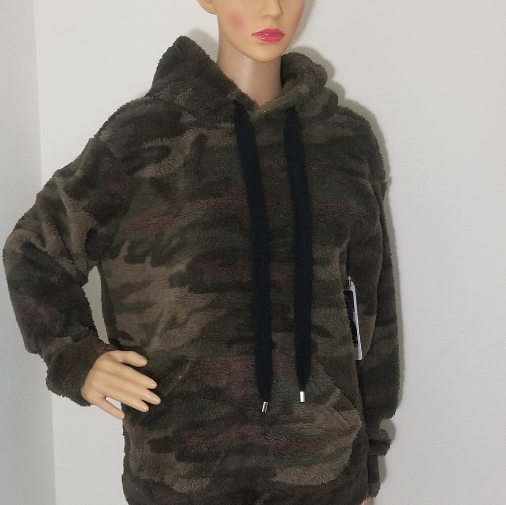 NWT Women's  Rewash Fleece Camo Cozy Hoodie